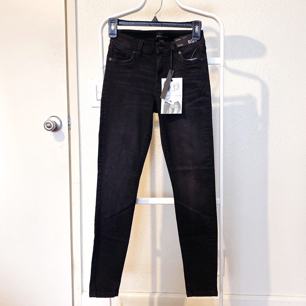 Kendall + Kylie The Ultra Babe Skinny Jeans in Black